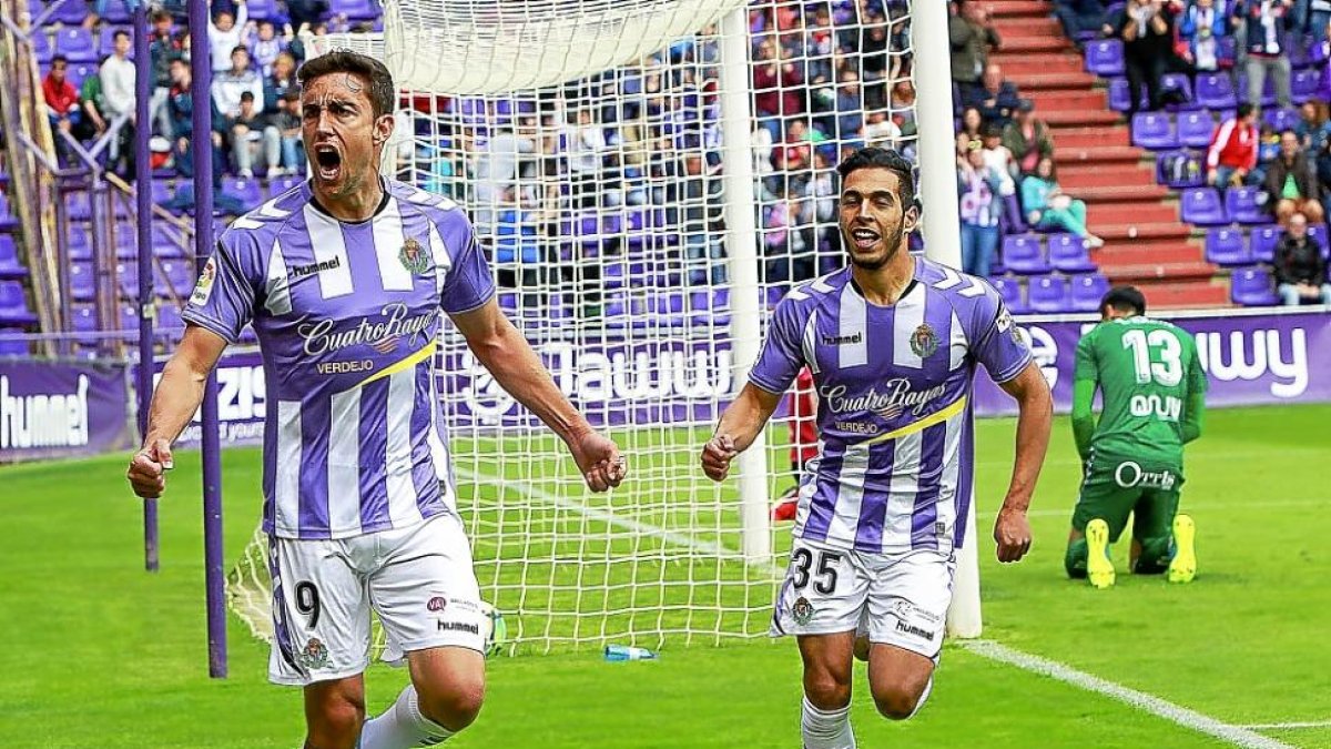 Jaime Mata celebra el segundo gol que marcó al Albacete el sábado pasado.-J.M. LOSTAU