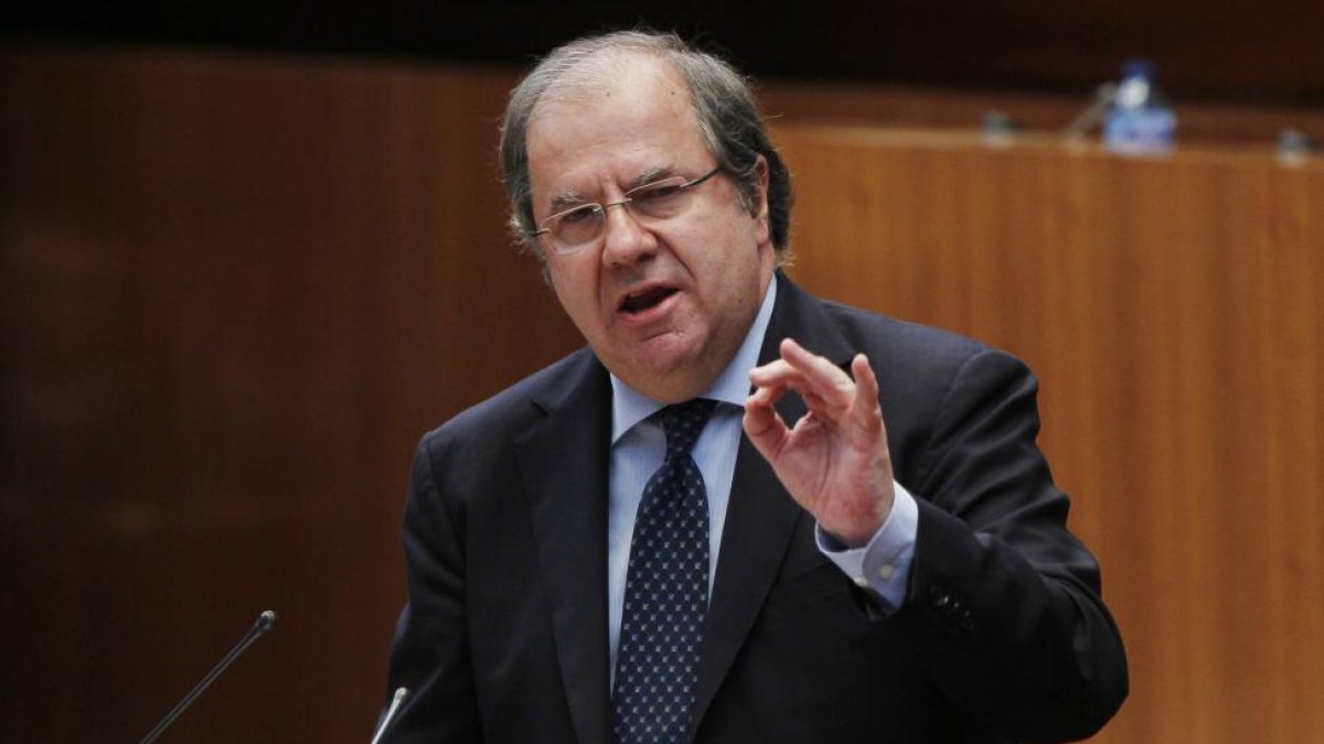 Juan Vicente Herrera durante su intervención en el Debate de Política General.-J. M. LOSTAU