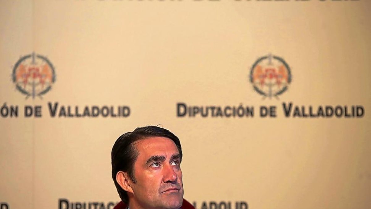 Juan Carlos Suárez-Quiñones durante la presentación del nuevo convenio, ayer en el Palacio de Pimentel.-ICAL