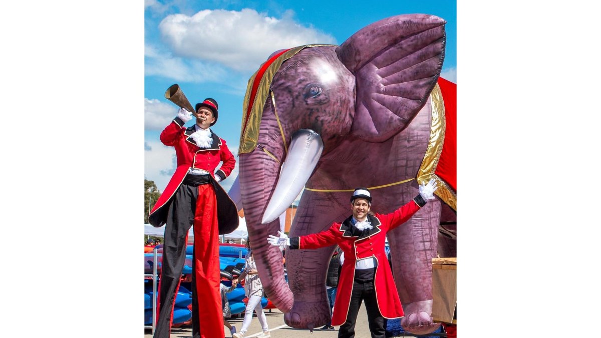 `Circus Espectaculus´ llega a Valladolid en Vallsur. -E. M.