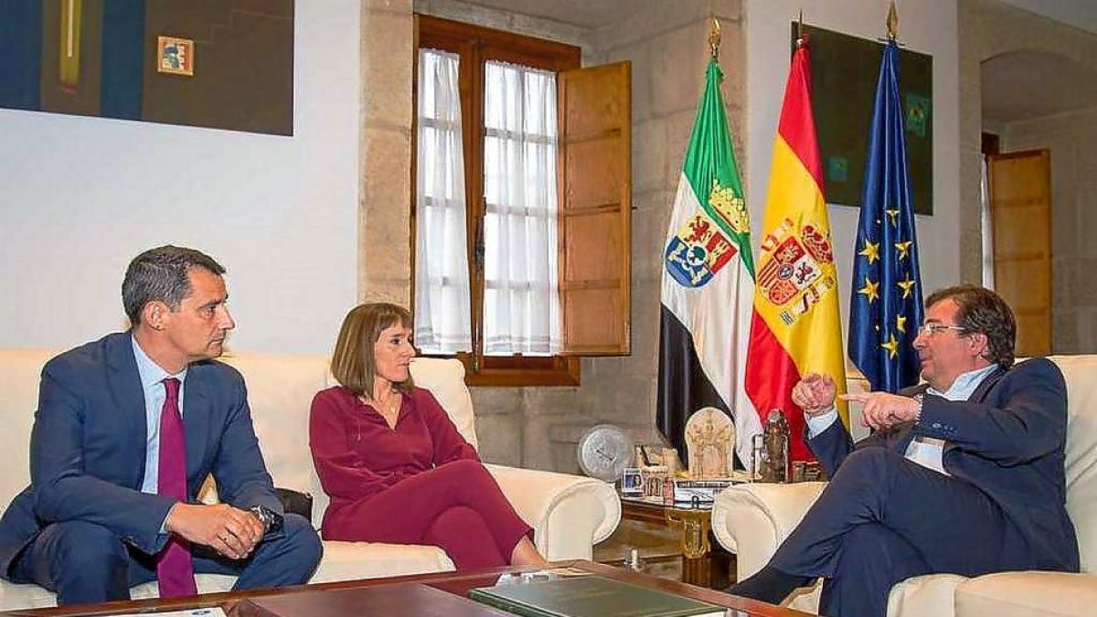 José Luis Navarro, Sandra Soares y Guillermo Fernández Vara.-JUNTA DE EXTREMADURA