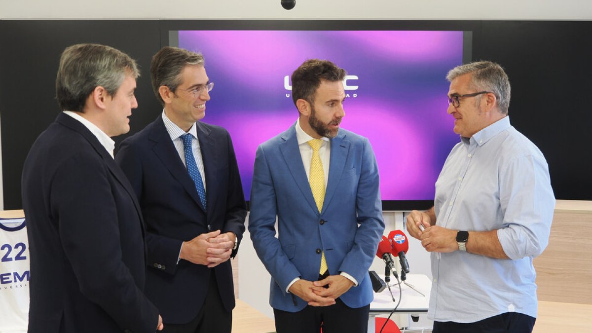 Lorenzo Alonso, Jesús Zarzuela, David García y Paco García antes de la rueda de prensa en la UEMC. / PHOTOGENIC
