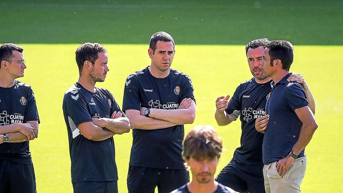 SERGIO GONZÁLEZ Y EL CAMBIO DE PREPARADORFÍSICO. El organigrama técnico del equipo que ascendió a Primera sufre cambios tras la, cuanto menos, extraña salida del preparador físico Fran Albert.-MIGUEL ÁNGEL SANTOS