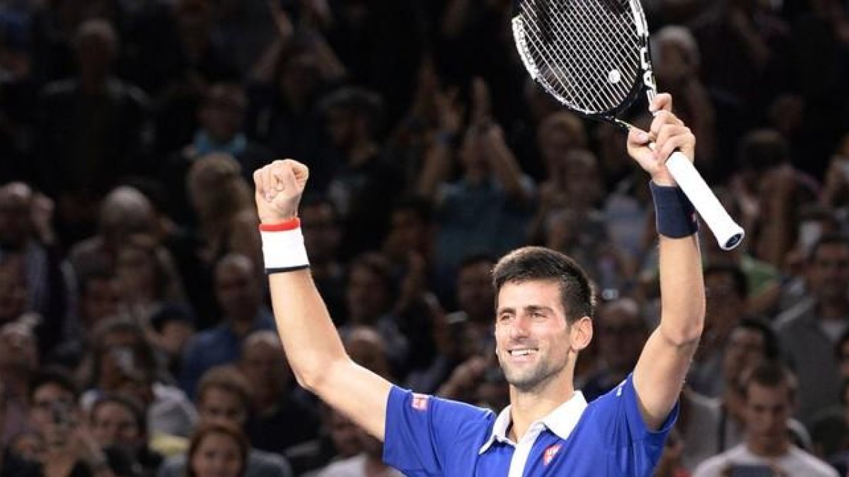 Novak Djokovic celebra la victoria en París-Bercy ante Andy Murray.-AFP / MIGUEL MEDINA
