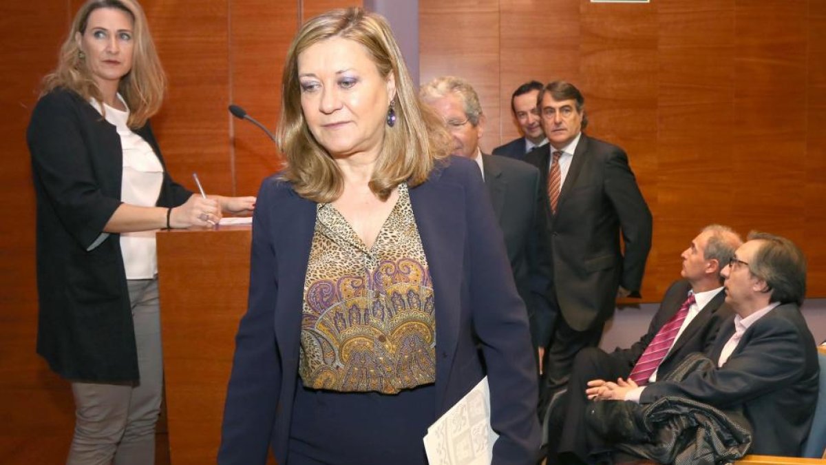 La consejera de Economía y Hacienda, Pilar del Olmo, interviene en el acto de clausura del VII Programa ADE 2020 Aceleradora de Proyectos Empresariales,durante el que se entregan los IV Premios CLH a los mejores proyectos.-ICAL