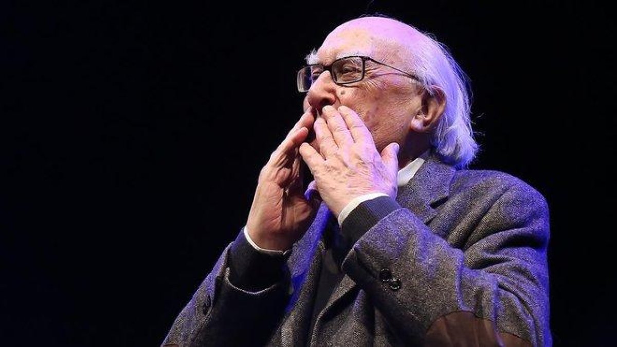 Camilleri, en la Sala Barts de Barcelona, en un acto celebrado en febrero del 2014.-JULIO CARBÓ