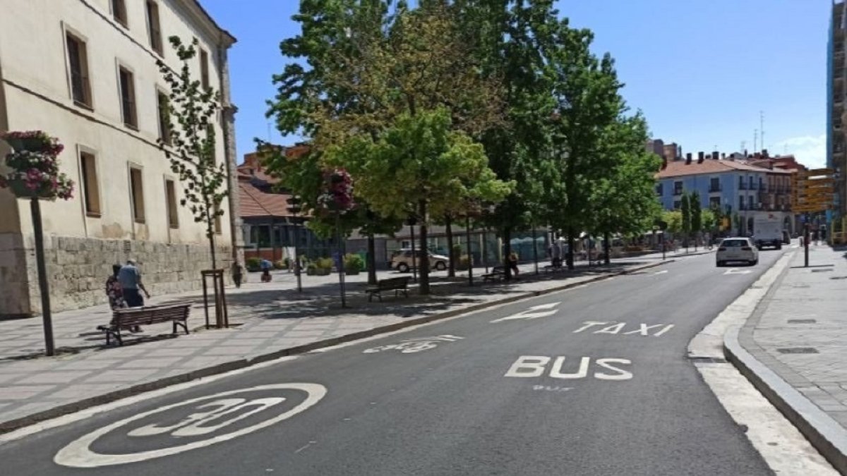 Imagen de la nueva señalización en la plaza de la Rinconada. - AUVASA