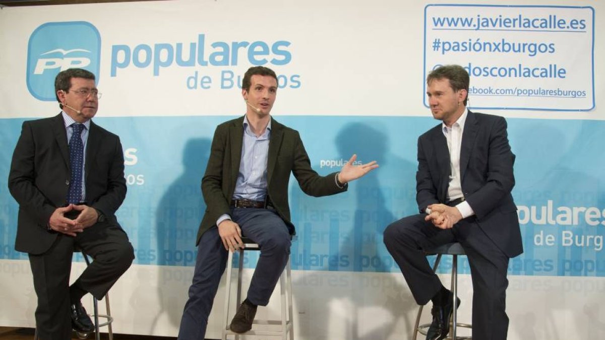 El portavoz del Comité de Campaña del PP, Pablo Casado, asiste a la presentación de la página web del candidato a la alcaldía de Burgos, Javier Lacalle. Al acto acude también el presidente provincial, César Rico-Ical