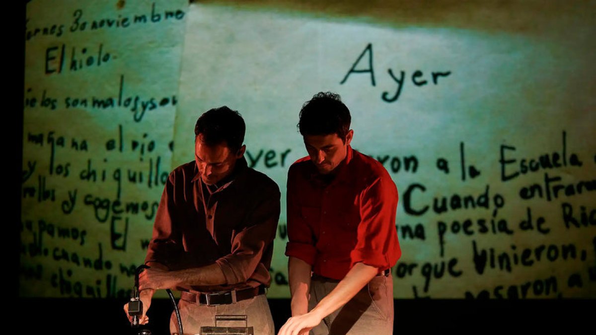 Obra de teatro 'El mar. Visión de unos niños que no lo han visto nunca', sobre la figura del profesor Antoni Benaiges. -DAVID RUANO