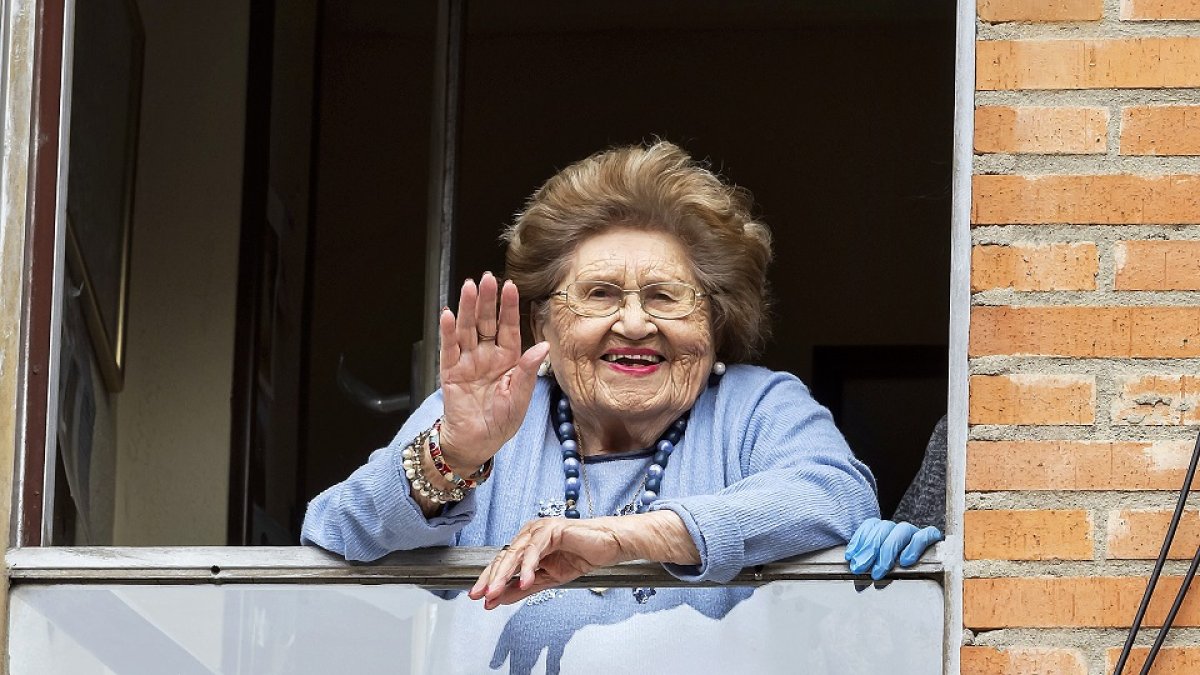 VALLADOLID. 19/04/20. PHOTOGENIC/PABLO REQUEJO. CRISIS DEL CORONAVIRUS. APOLONIA CUMPLE 107 AÑOS