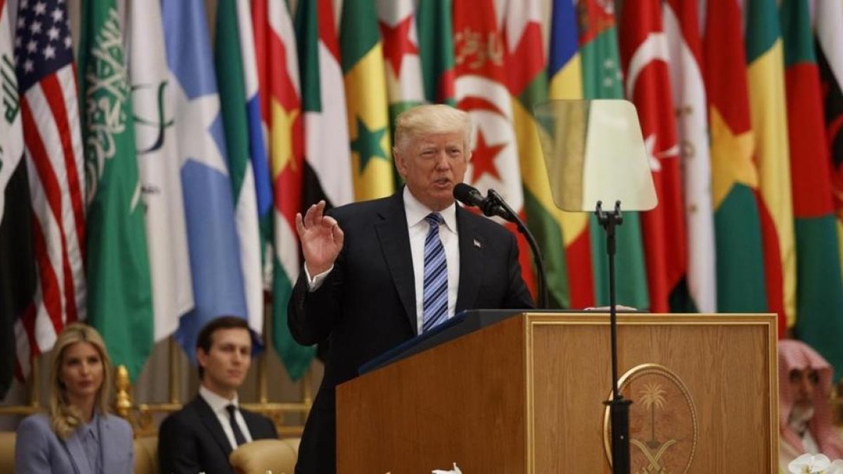 Trump, en su discurso al mundo musulmán, en Riad.-EVAN VUCCI