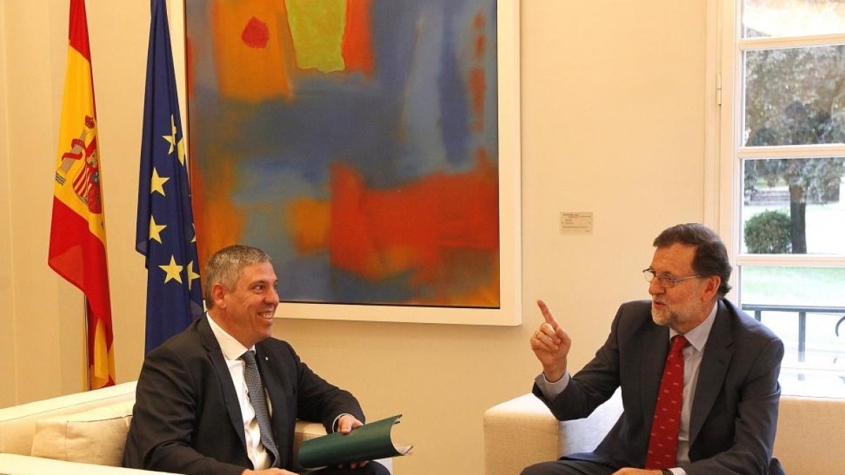 Reunión entre el presidente del gobierno,Mariano Rajoy y el presidente de Renault España, José Vicente de los Mozos.-ICAL