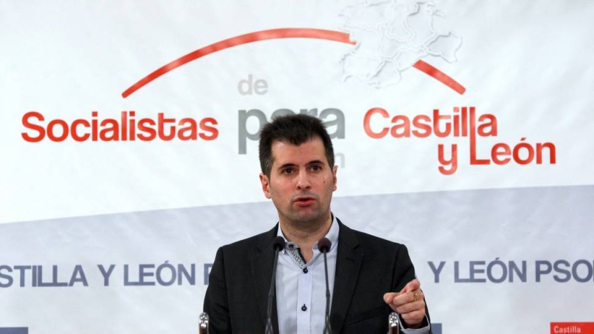 El secretario regional del PSOE, Luis Tudanca, valora el auto del juez Ruz sobre la trama Gürtel en Castilla y León-Ical