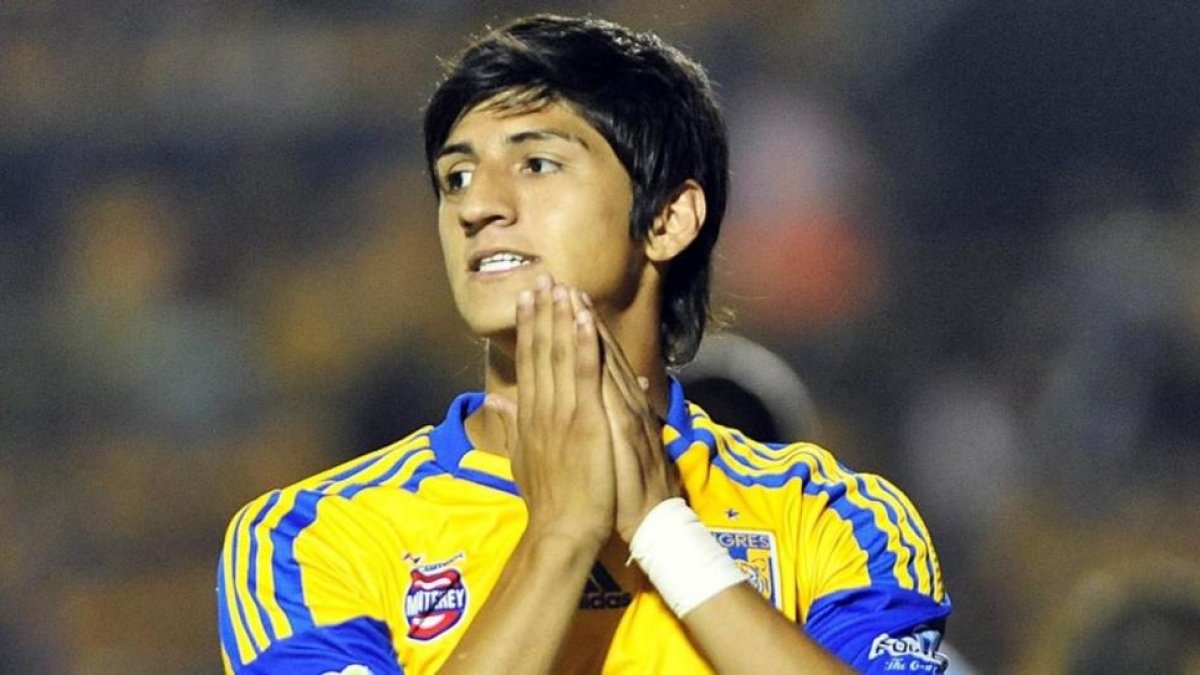 Alan Pulido durante un partido con Tigres en el Apertura de 2012-EFE