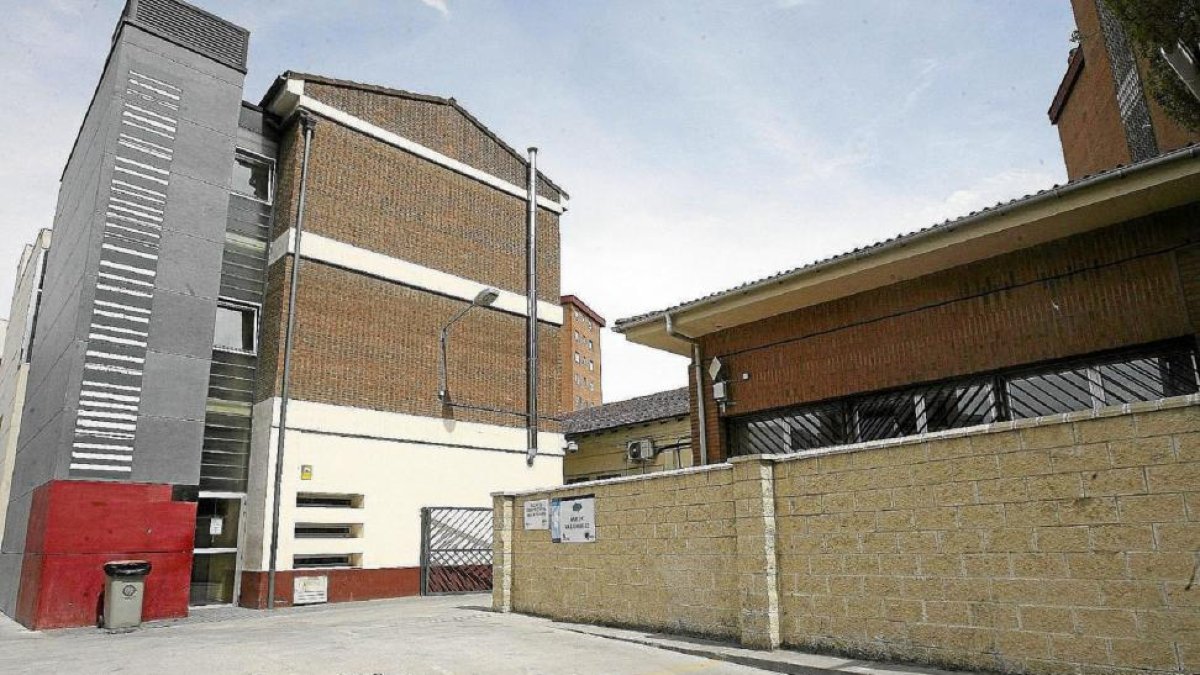 Fachada del albergue municipal de Valladolid.-EUROPA PRESS