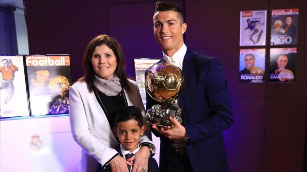 El delantero portugués Cristiano Ronaldo, bajo sospecha de evasión fiscal según las informaciones publicadas por 'Football leaks', asegura que “no ha hecho nada mal” y recuerda que “hay muchos inocentes en prisión”. “Cuando hablan de mí no me siento bien-FRANCK SEGUIN / AFP