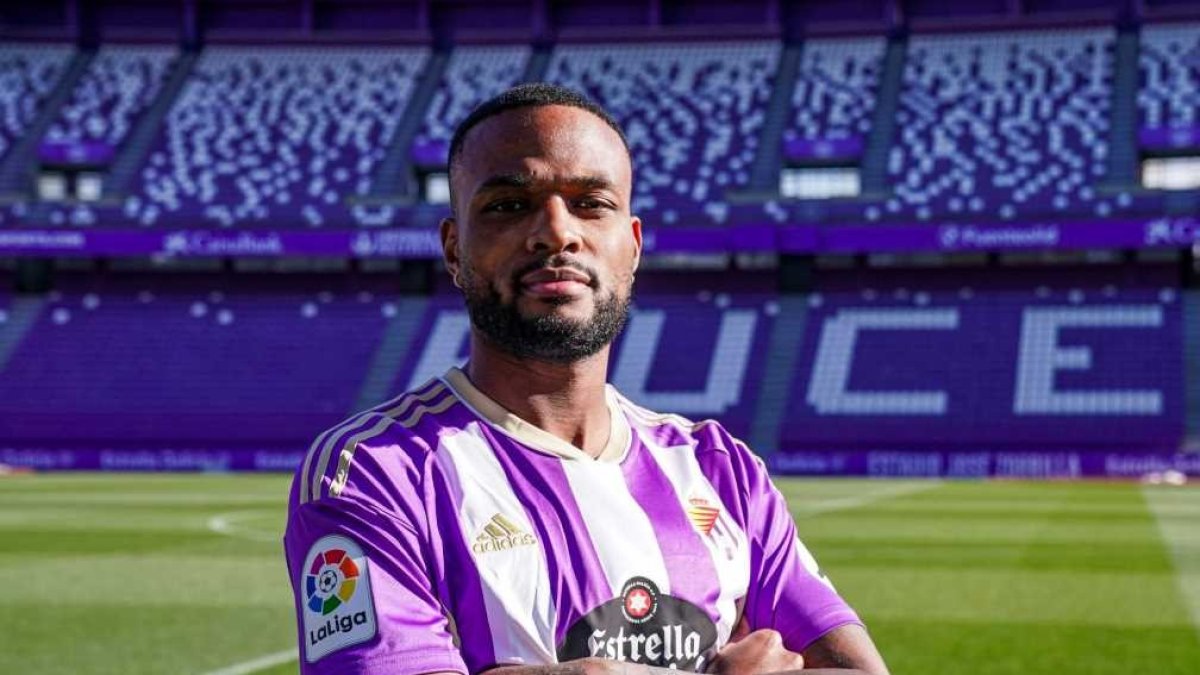 Cyle Larin.