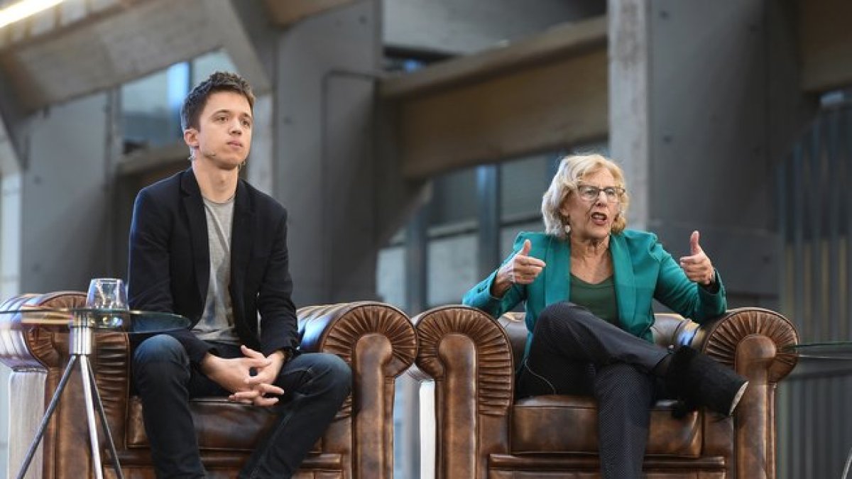 Manuela Carmena e Íñigo Errejón en su primer acto público de Más Madrid.-FERNANDO VILLAR (EFE)