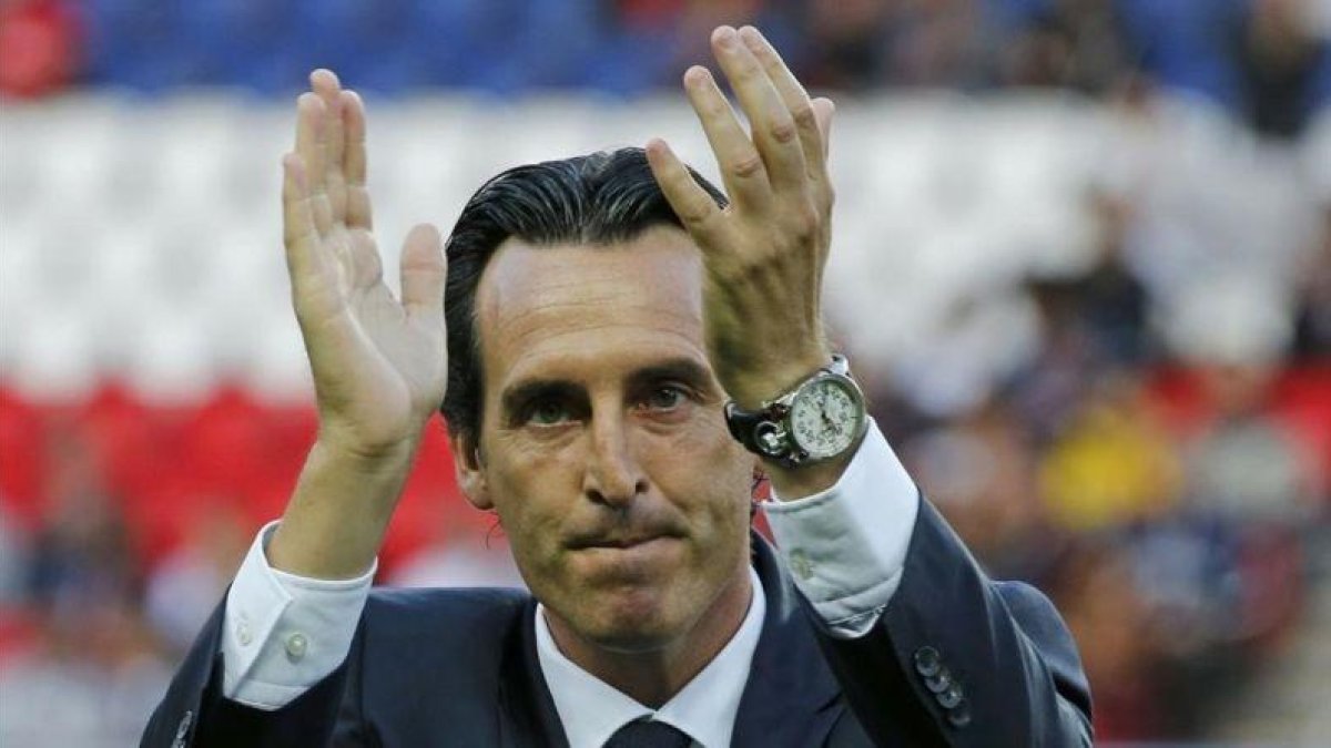 Unai Emery, en el Parque de los Príncipes durante el PSG-Metz de la Liga francesa.-REUTERS / PASCAL ROSSIGNOL