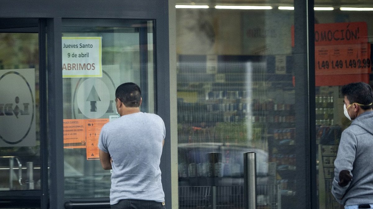 Entrada al establecimiento LIDL de Pinar de Jalón. -PHOTOGENIC