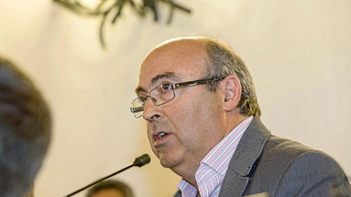 Salvador Arpa en su discurso.-M.A.S
