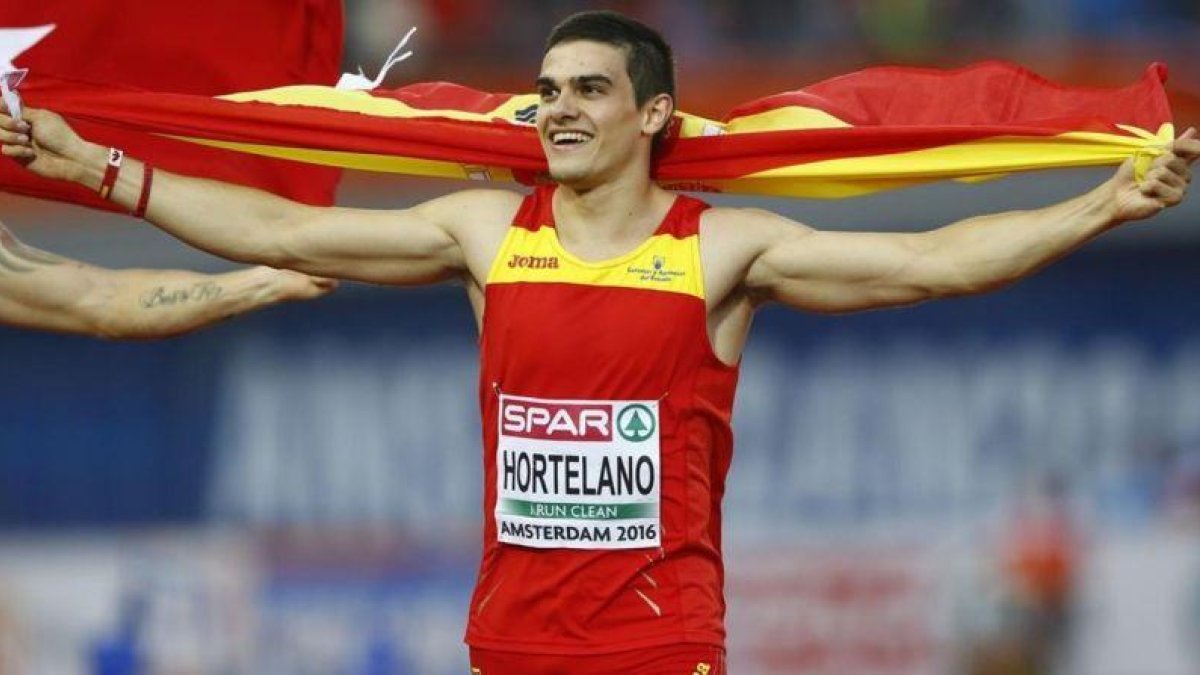 Bruno Hortelano, tras conquistar la medalla de oro en los Europeos de Amsterdam.-MATTHIAS SCHRADER