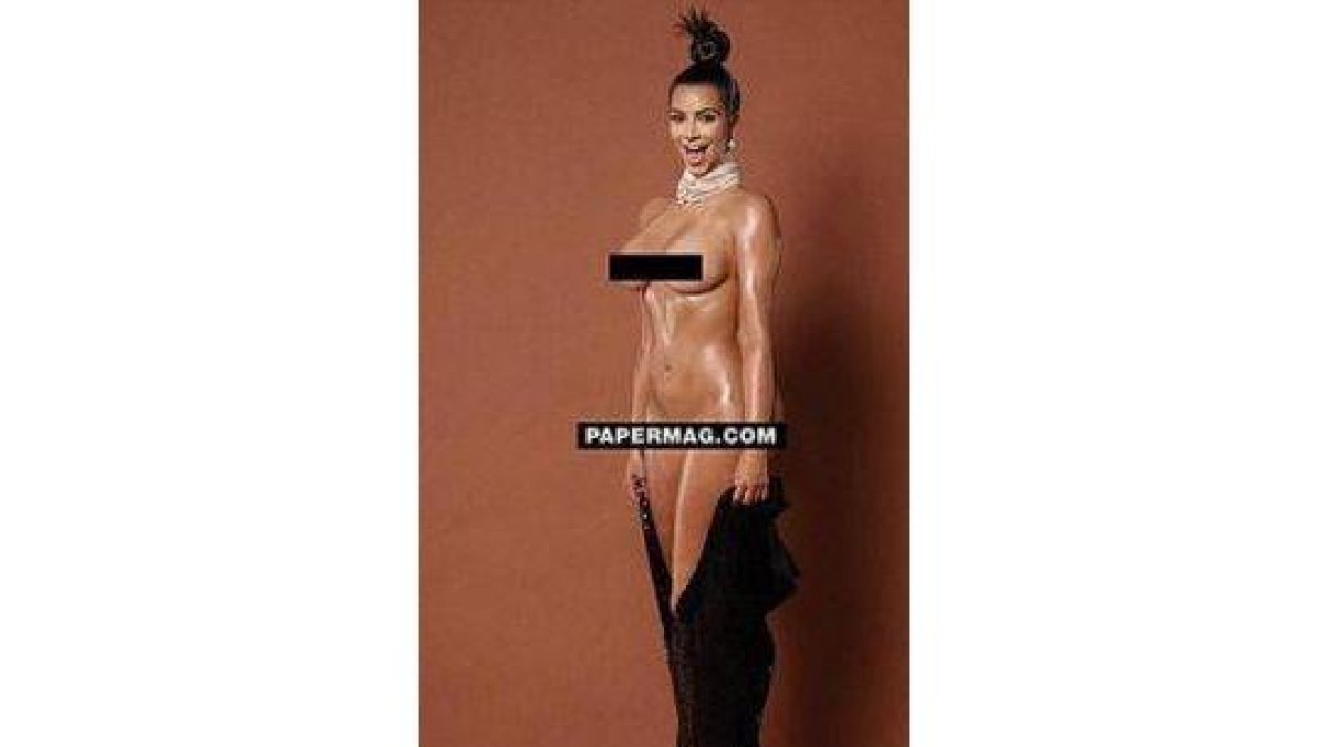 Kim Kardashian se desnuda para la revista neoyorquina 'Paper Magazine'.-Foto: EL PERIÓDICO