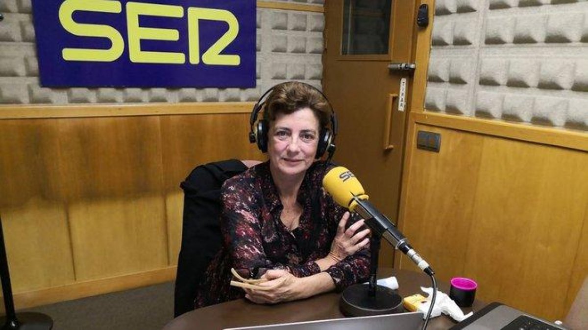 Ángeles Caso, en los estudios de la Cadena SER.-