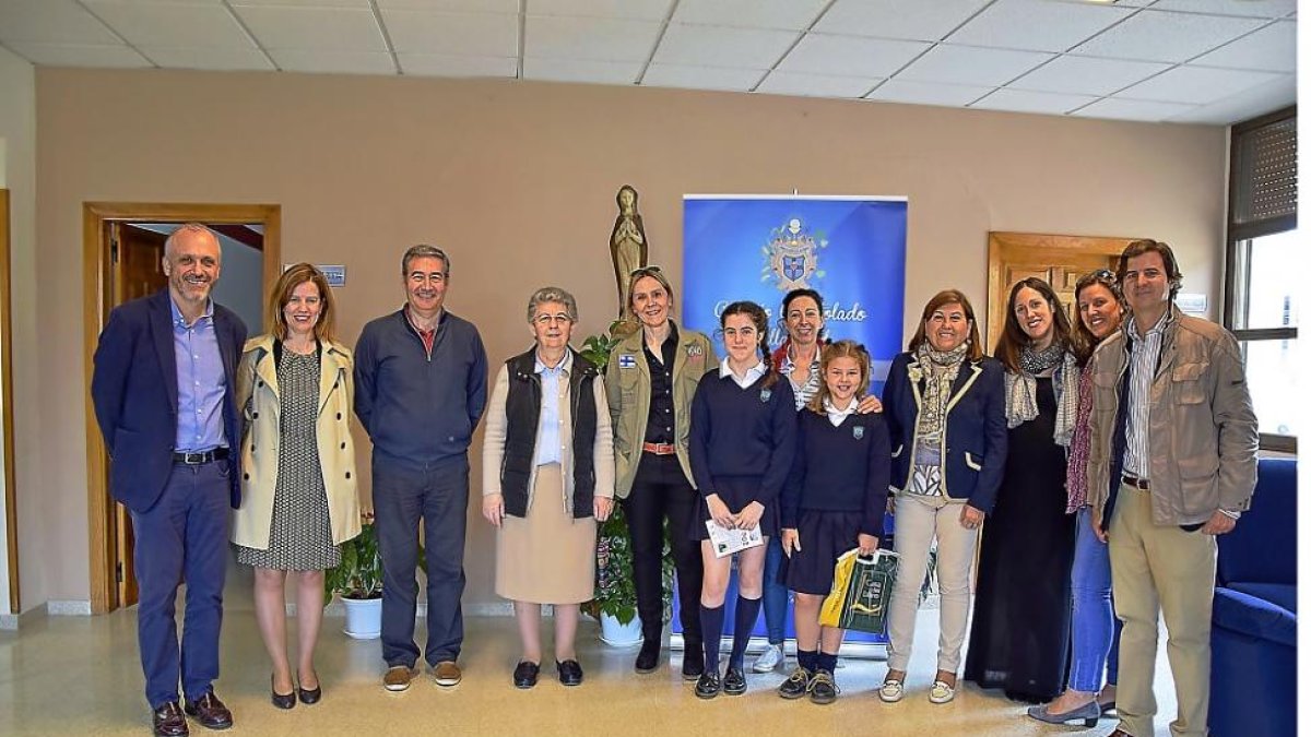 Ganadores y asistentes del Certamen sobre Acoso Escolar.-E.M.