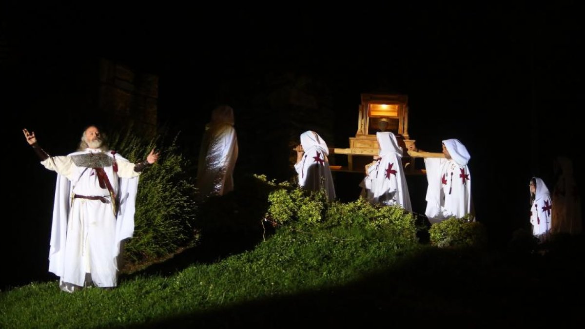 Desfile de la Noche Templaria de Ponferrada-César Sánchez / ICAL