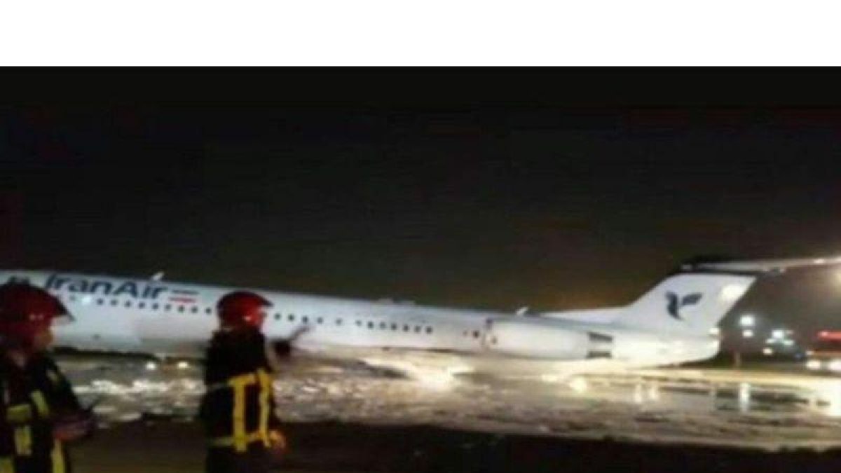Un avión modelo Fokker 100 de Irán Air sufre accidente.-EL PERIÓDICO