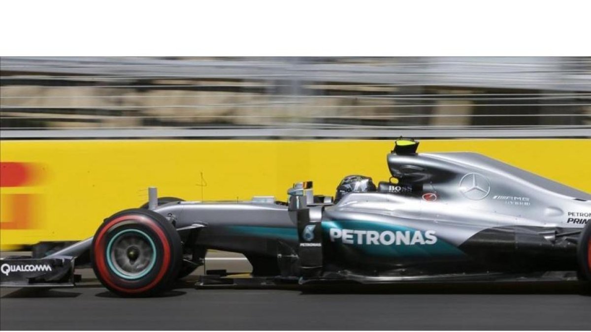 Rosberg, durante la calificación en el circuito urbano de Bakú.-EFE