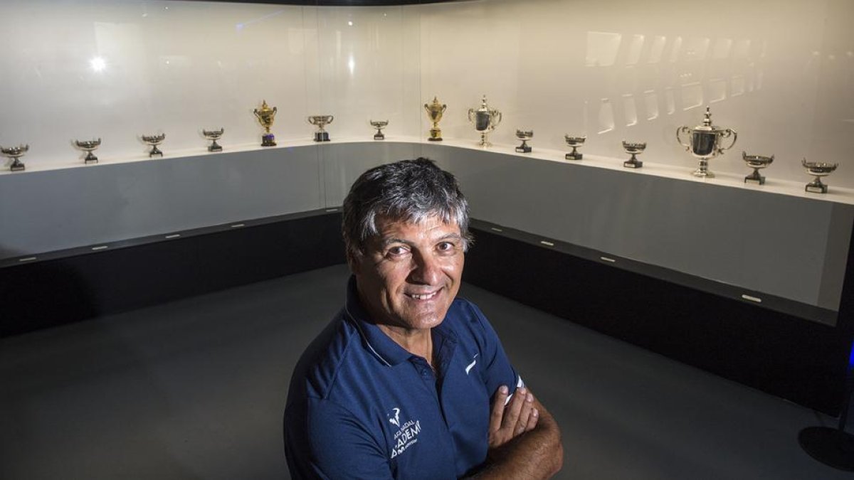 Toni Nadal, entrenador de Rafael, repasa la carrera tenística de su sobrino.-JORDI COTRINA