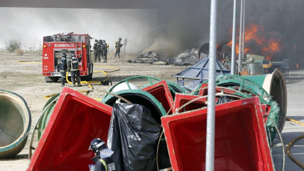 Incendio en la fábrica Composites Avanzados, en Arévalo-Ical