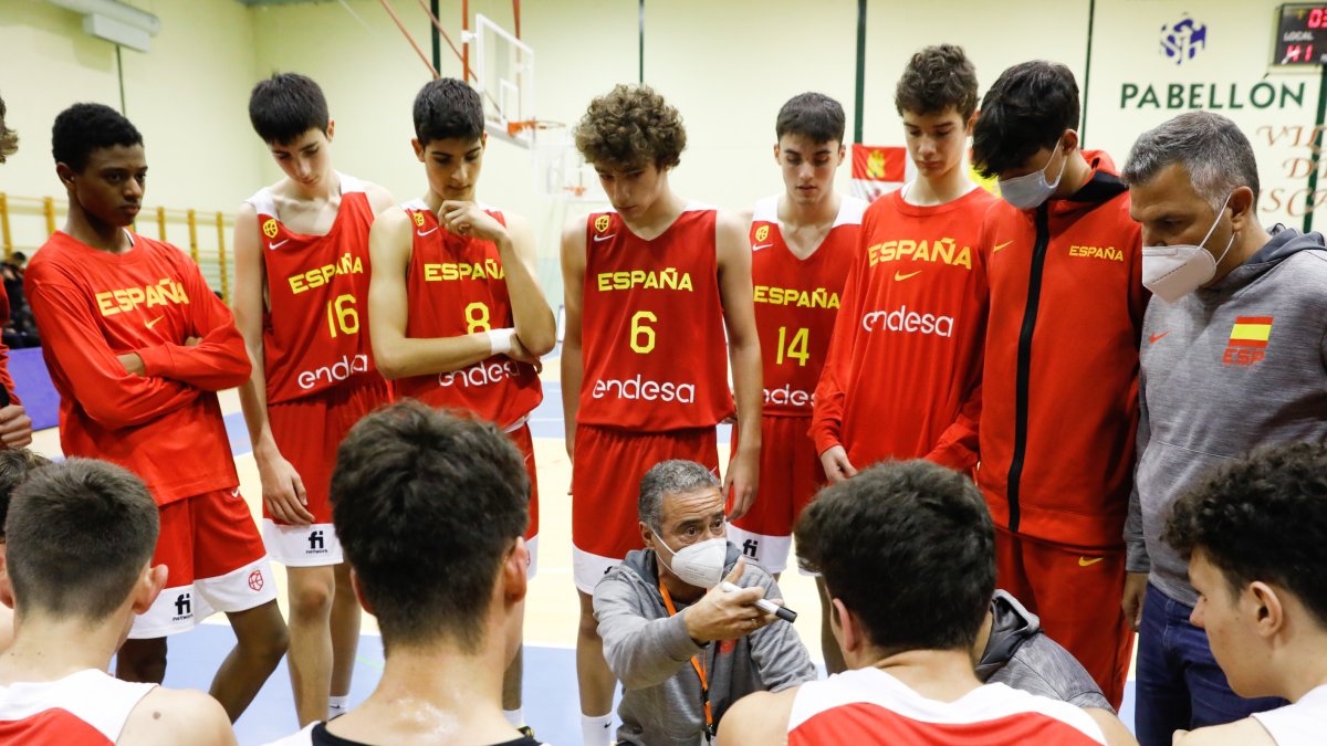 Selección española durante un tiempo muerto. / LOSTAU