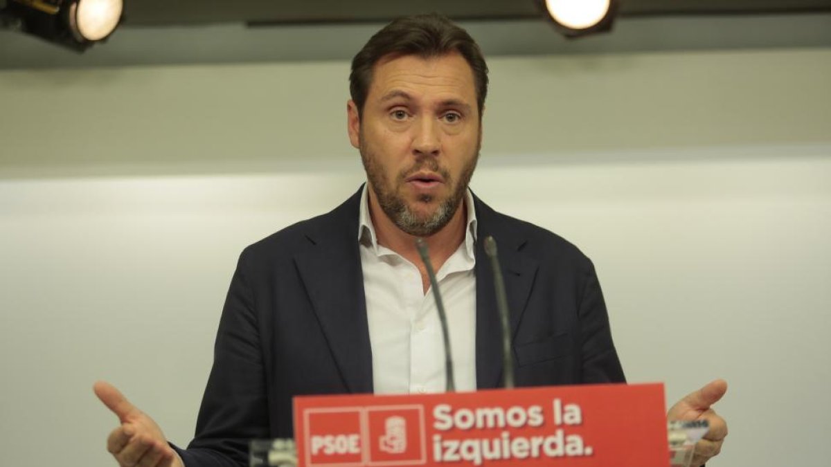 Puente da su primera rueda de prensa como nuevo portavoz.-ANTONIO HEREDIA