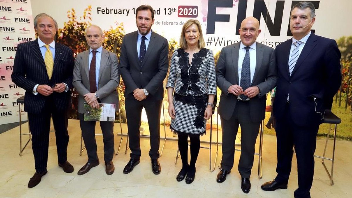 El embajador de la Feria, Paulo Amorim; el presidente de la Cámara de Comercio, Víctor Caramanzana; el alcalde de Valladolid, Óscar Puente; la consejera de Economía y Hacienda, Pilar del Olmo; el presidente de la Diputación, J. J. Carnero y Alberto Alonso-ICAL