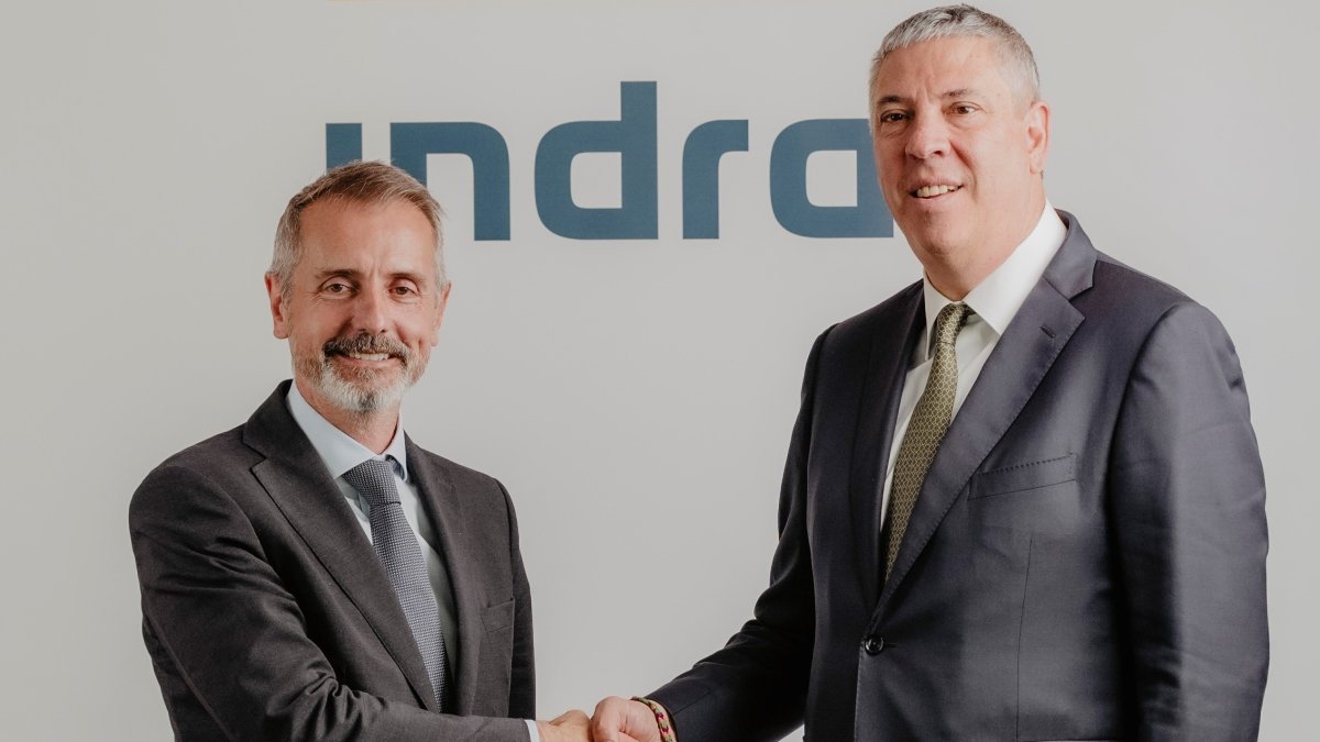 El presidente de Indra, Marc Murtra, y José Vicente de los Mozos, nuevo CEO.-E. M.