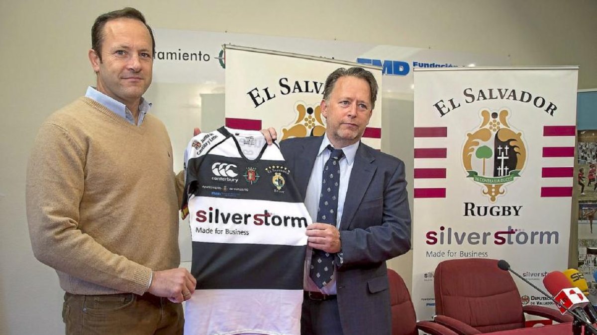 ‘Hansen’ y Butcher, tras la firma del acuerdo de patrocinio.-Pablo Requejo