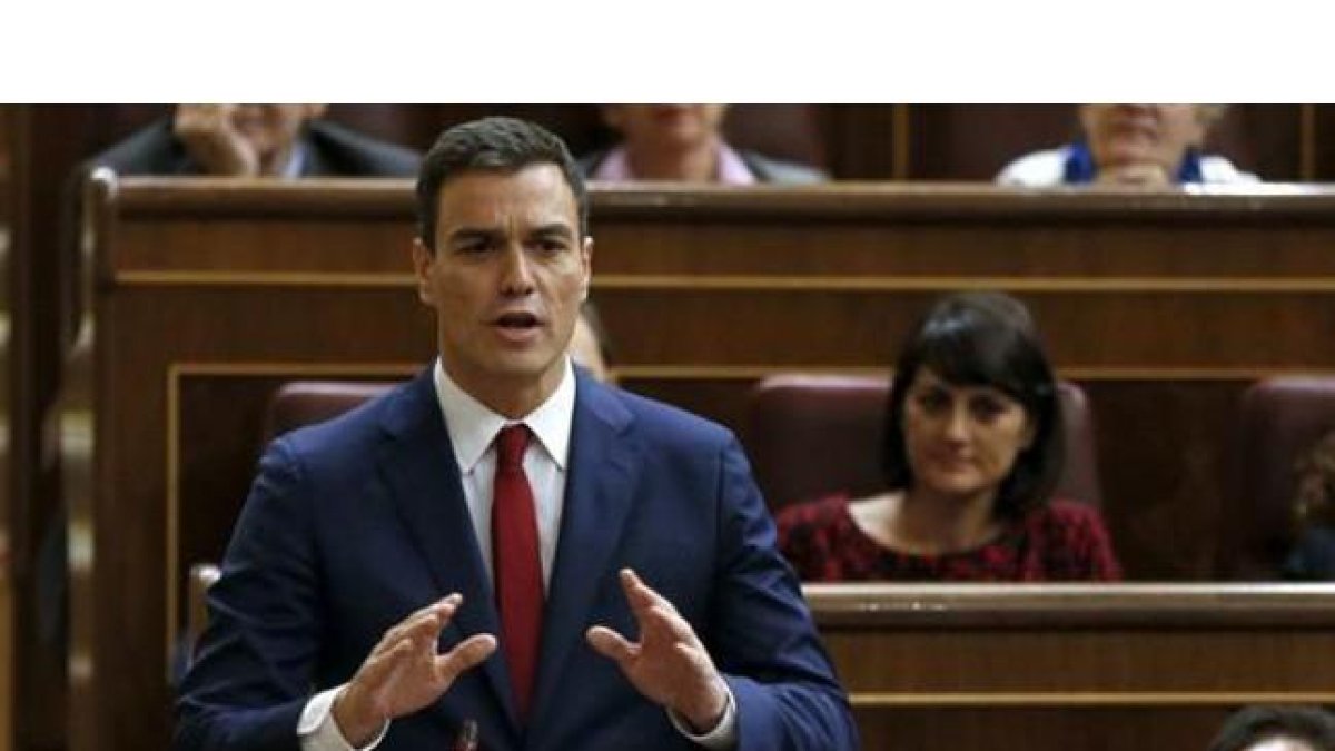 Pedro Sánchez en la sesión de control del Gobierno este miércoles.-CHEMA MOYA / EFE