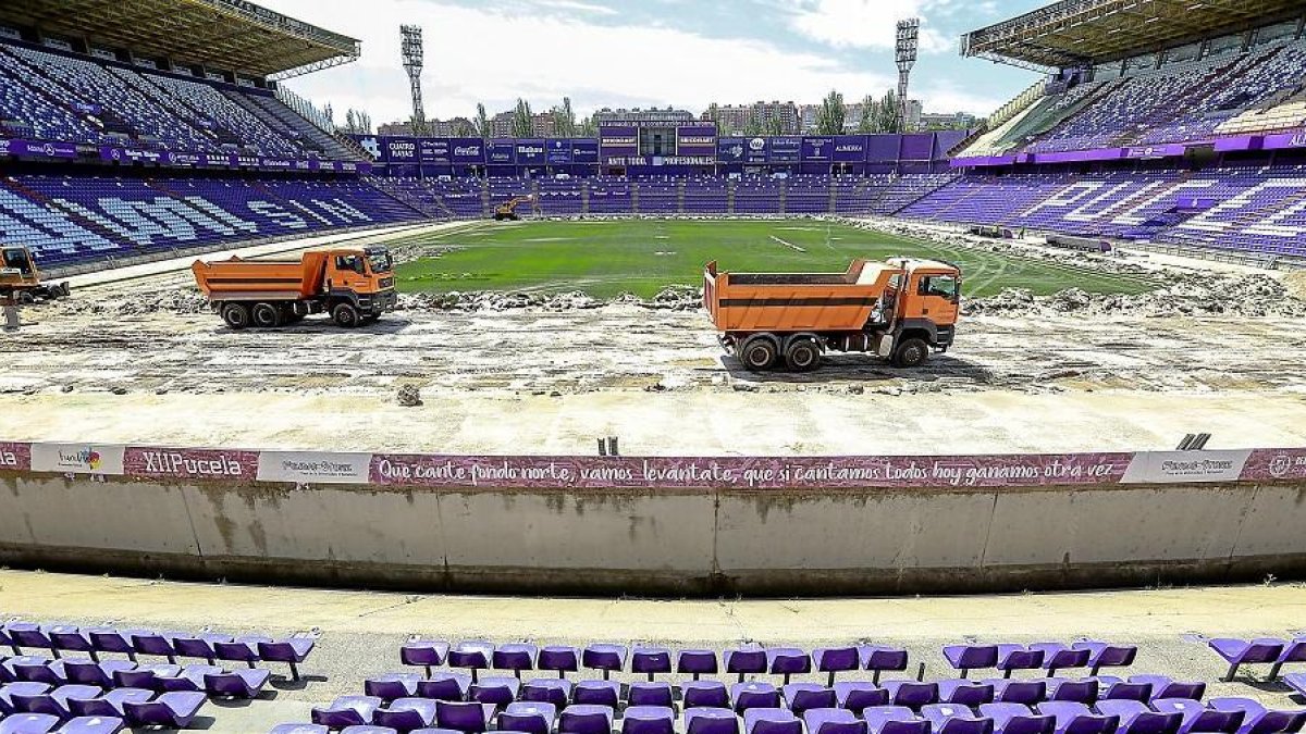 Aspecto de las obras en el estadio José Zorrilla durante su primer día de ejecución.-J.M. LOSTAU
