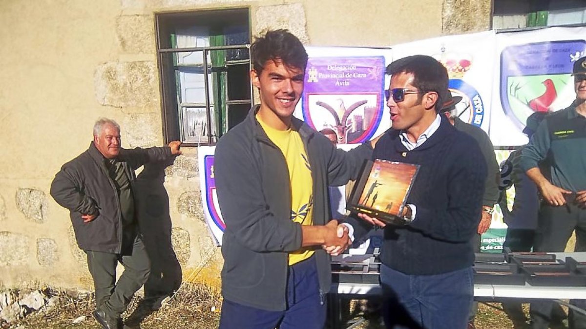 El cazador segoviano Víctor Pérez Pozo, campeón autonómico de caza menor con perro de 2017.-LEONARDO DE LA FUENTE