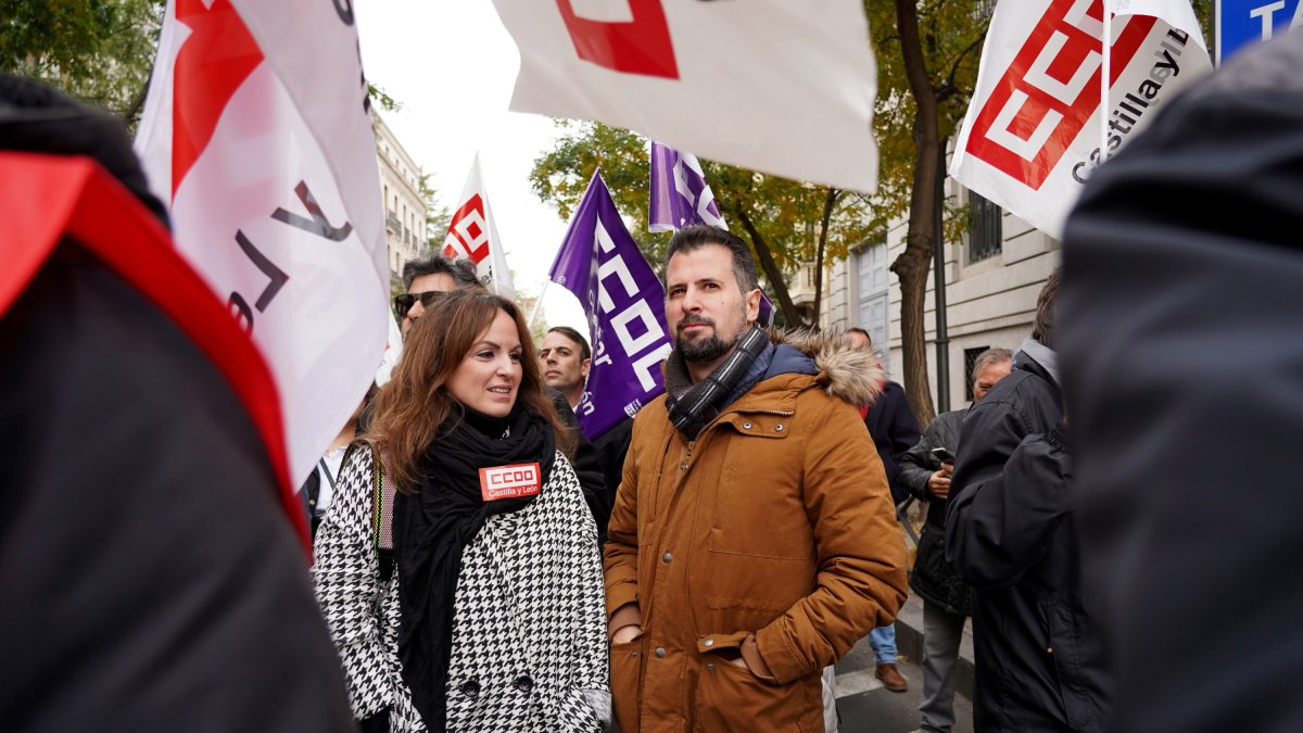 Manifestación de CCOO y UGT en defensa de la democracia a la que asistió Luis Tudanca, el secretario general del PSCyL. -ICAL
