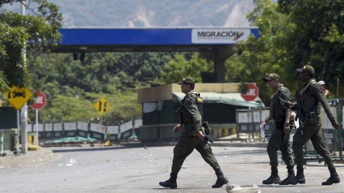 El jefe de la diplomacia chavista explicó que instalarán unas mesas de trabajo para que haya reglas de juego muy claras para el bienestar de ambos pueblos.-AFP