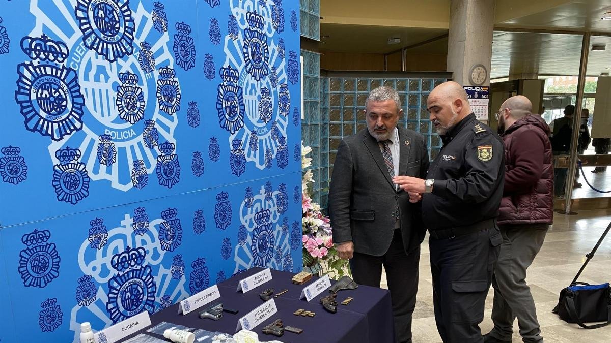 Pedro de la Fuente, subdelegado del Gobierno en Burgos, y Jesús Nogales, comisario jefe de la Policía de Burgos.-EUROPA PRESS.