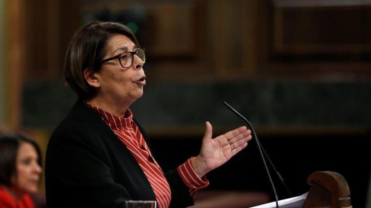 La portavoz de Más País, Inés Sabanés, durante su intervención ante el pleno del Congreso de los Diputados en la primera jornada de la sesión de investidura de Pedro Sánchez como presidente del Gobierno.-EFE