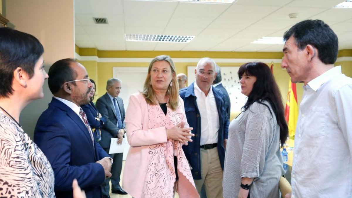 La consejera de Economía y Hacienda, Pilar del Olmo, preside una reunión de trabajo para la elaboración del Plan para la Dinamización de la provincia de Soria-ICAL