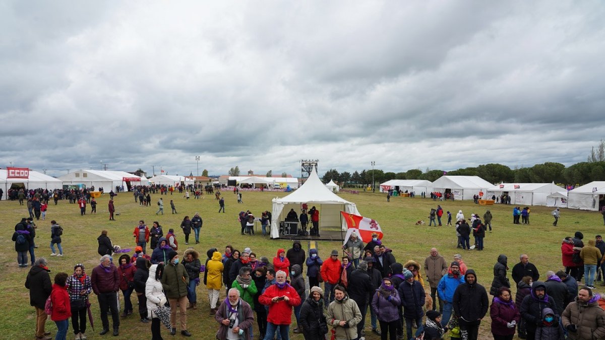 El Día de Castilla y León vuelve a celebrarse, tras dos años de parón por la pandemia, en la localidad vallisoletana de Villalar de los Comuneros. - Reportaje fotográfico ICAL