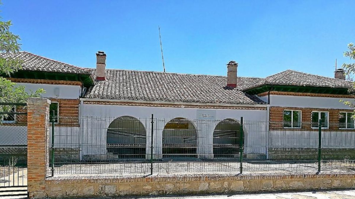 Colegio público de Casasola, en la provincia de Valladolid.-EL MUNDO