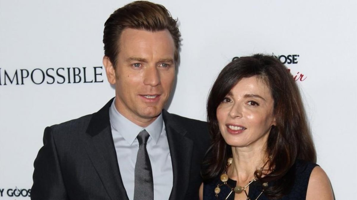 Ewan McGregor y Eve Mavrakis, en el 2012 en Los Ángeles-AP / MATT SAYLES